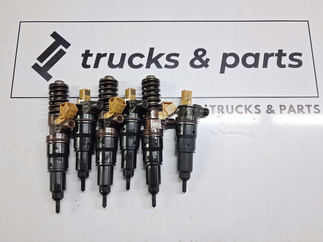 VOLVO POMPOWTRYSKIWACZE WTRYSKI COMMON RAIL VOLVO FH FM 4 5 RENAULT GAMA T EVO - Injector para Camião: foto 1 VOLVO POMPOWTRYSKIWACZE WTRYSKI COMMON RAIL VOLVO FH FM 4 5 RENAULT GAMA T EVO - Injector para Camião: foto 1