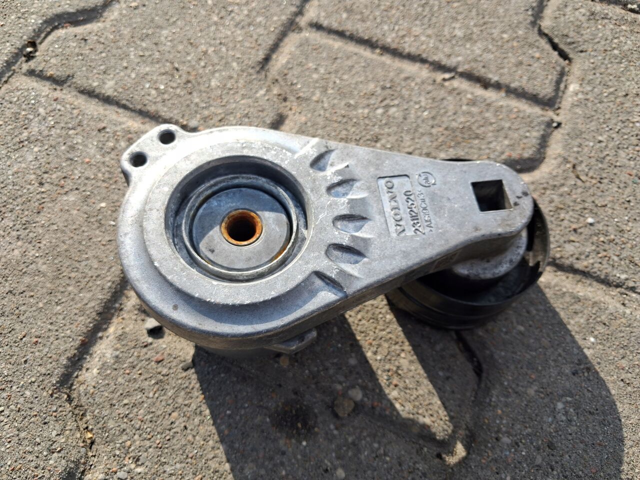 VOLVO ROLKA NAPINACZ PASKA ALTERNATORA RENAULT RANGE GAMA T VOLVO FH 4 5 - Motor e peças para Camião: foto 2 VOLVO ROLKA NAPINACZ PASKA ALTERNATORA RENAULT RANGE GAMA T VOLVO FH 4 5 - Motor e peças para Camião: foto 2