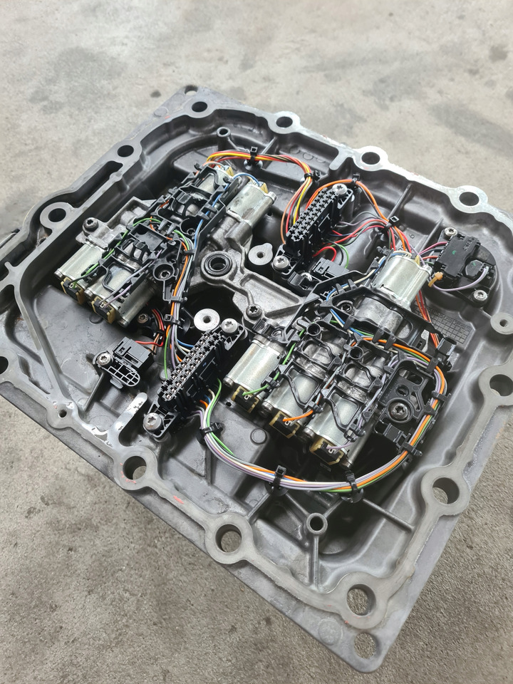 VOLVO WYBIERAK SKRZYNI BIEGÓW "TRAG G" Z RETARDEREM VOLVO FH 4 5 RENAULT GAMA T - Caixas de velocidade e peças para Camião: foto 4 VOLVO WYBIERAK SKRZYNI BIEGÓW "TRAG G" Z RETARDEREM VOLVO FH 4 5 RENAULT GAMA T - Caixas de velocidade e peças para Camião: foto 4