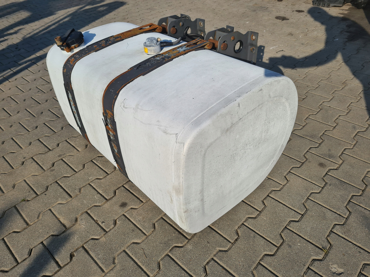 VOLVO ZBIORNIK PALIWA RENAULT DXI GAMA T VOLVO FH FM FL FE FMX LOW DECK 100x69x56 - Tanque de combustível para Camião: foto 3 VOLVO ZBIORNIK PALIWA RENAULT DXI GAMA T VOLVO FH FM FL FE FMX LOW DECK 100x69x56 - Tanque de combustível para Camião: foto 3