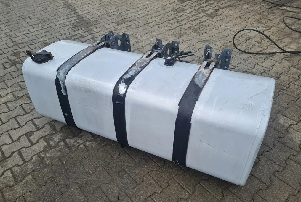 VOLVO ZBIORNIK PALIWA RENAULT GAMA T K C VOLVO FH FM FL FE FMX LOW DECK 160x69x56 - Tanque de combustível: foto 1 VOLVO ZBIORNIK PALIWA RENAULT GAMA T K C VOLVO FH FM FL FE FMX LOW DECK 160x69x56 - Tanque de combustível: foto 1