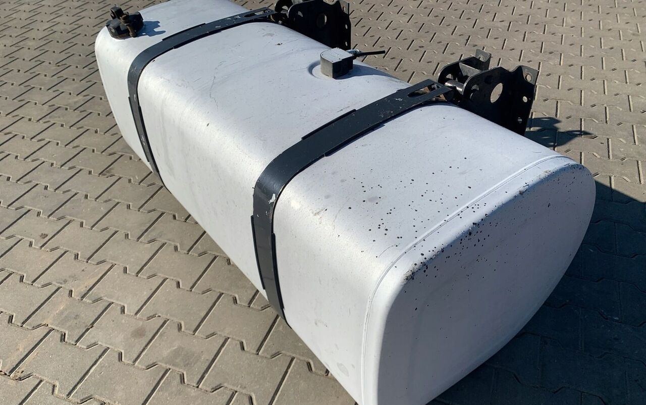 VOLVO ZBIORNIK PALIWA VOLVO FH 4 5 RENAULT GAMA T LOW DECK 150x69x56 22038784 - Tanque de combustível para Camião: foto 1 VOLVO ZBIORNIK PALIWA VOLVO FH 4 5 RENAULT GAMA T LOW DECK 150x69x56 22038784 - Tanque de combustível para Camião: foto 1
