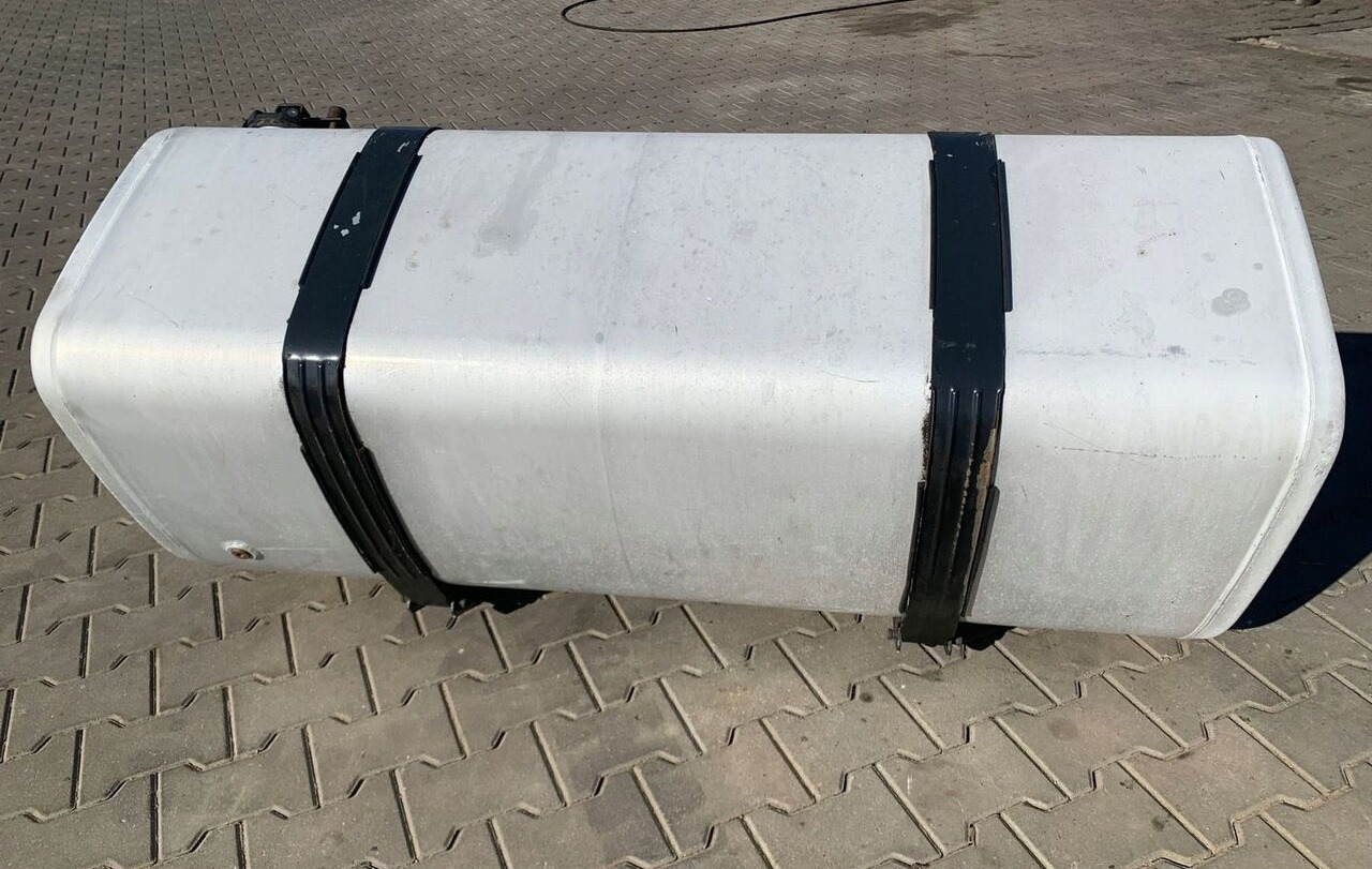 VOLVO ZBIORNIK PALIWA VOLVO FH 4 5 RENAULT GAMA T LOW DECK 150x69x56 22038784 - Tanque de combustível para Camião: foto 2 VOLVO ZBIORNIK PALIWA VOLVO FH 4 5 RENAULT GAMA T LOW DECK 150x69x56 22038784 - Tanque de combustível para Camião: foto 2