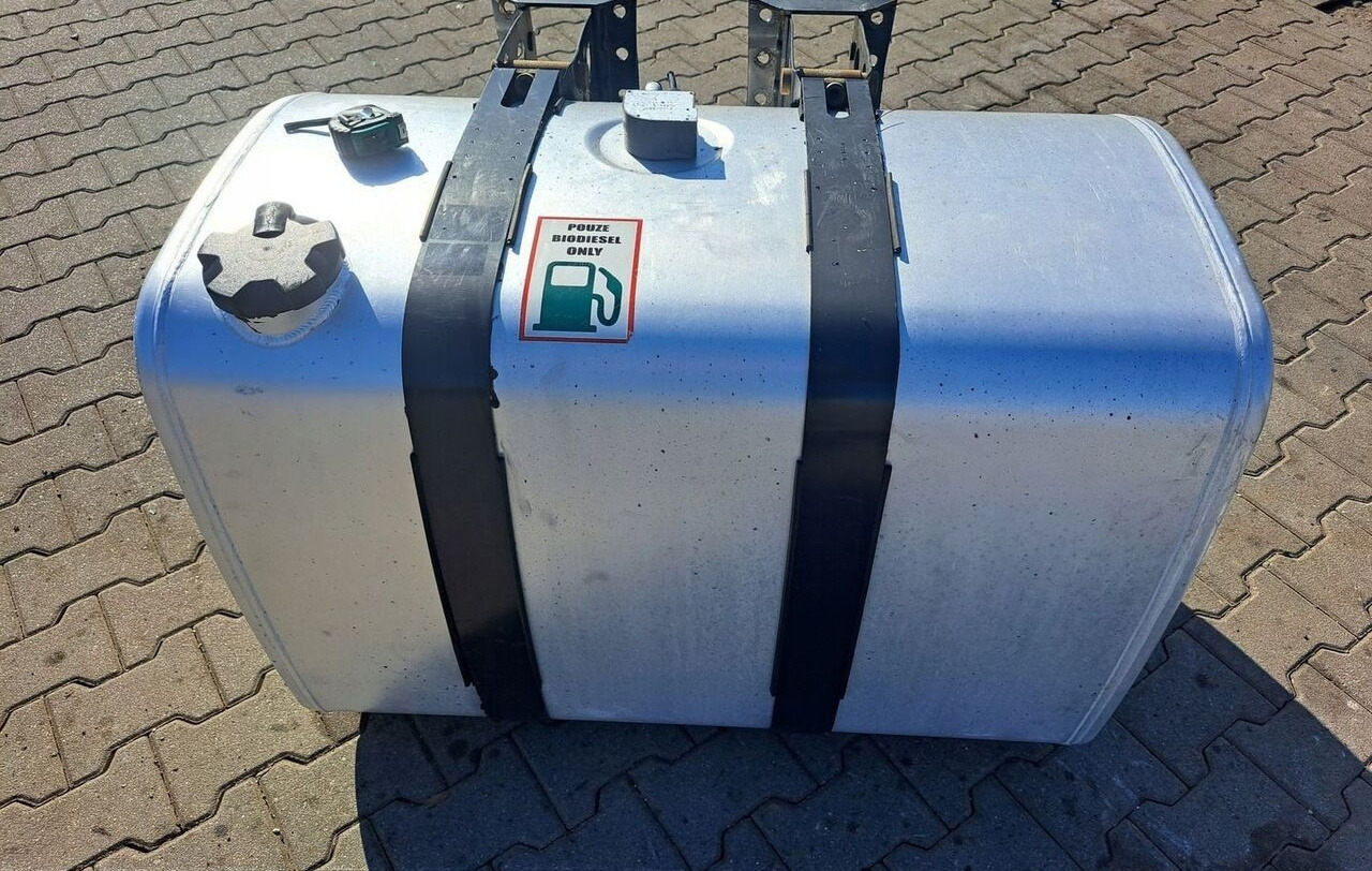 VOLVO ZBIORNIK PALIWA VOLVO FH 4 RENAULT GAMA 100/70/70 - Tanque de combustível para Camião: foto 1 VOLVO ZBIORNIK PALIWA VOLVO FH 4 RENAULT GAMA 100/70/70 - Tanque de combustível para Camião: foto 1