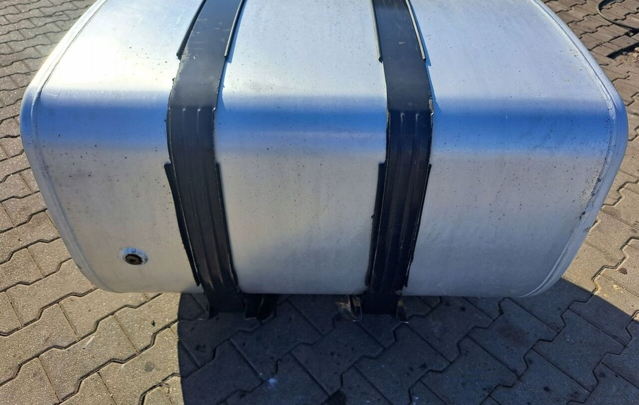 VOLVO ZBIORNIK PALIWA VOLVO FH 4 RENAULT GAMA 100/70/70 - Tanque de combustível para Camião: foto 3 VOLVO ZBIORNIK PALIWA VOLVO FH 4 RENAULT GAMA 100/70/70 - Tanque de combustível para Camião: foto 3