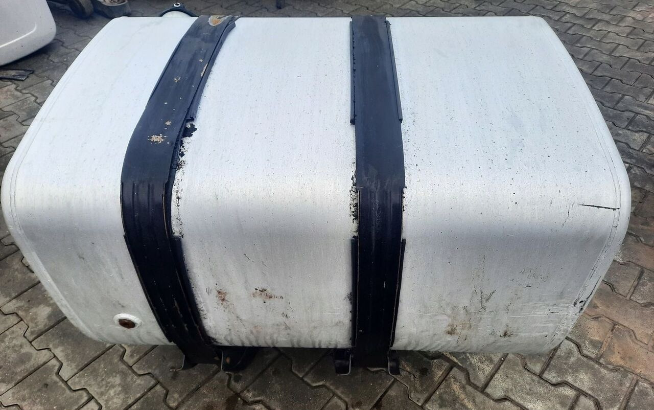 VOLVO ZBIORNIK PALIWA VOLVO FH FM 4 RENAULT GAMA RANGE T 100/70/70 20503505 - Tanque de combustível para Camião: foto 2 VOLVO ZBIORNIK PALIWA VOLVO FH FM 4 RENAULT GAMA RANGE T 100/70/70 20503505 - Tanque de combustível para Camião: foto 2