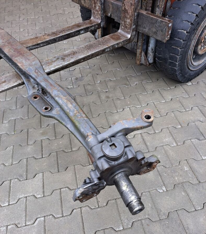 Volvo BELKA OŚ PRZEDNIA ZWROTNICE VOLVO FH FM 12 13 - Eixo e peças para Camião: foto 3 Volvo BELKA OŚ PRZEDNIA ZWROTNICE VOLVO FH FM 12 13 - Eixo e peças para Camião: foto 3