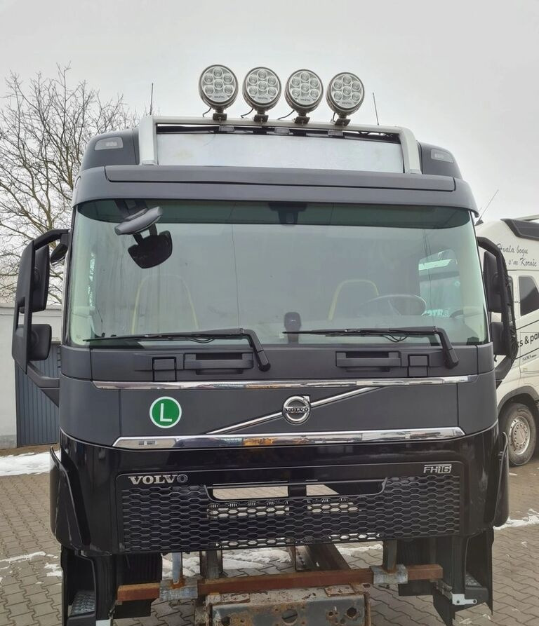 Volvo KOMPLETNA FH 16 750 EURO 6 GLOBETROTTER 2018 ROK Volvo VOLVO FH 16 750 EURO 6 GLOBETROTTER 2018 ROK - Cabine para Camião: foto 1 Volvo KOMPLETNA FH 16 750 EURO 6 GLOBETROTTER 2018 ROK Volvo VOLVO FH 16 750 EURO 6 GLOBETROTTER 2018 ROK - Cabine para Camião: foto 1
