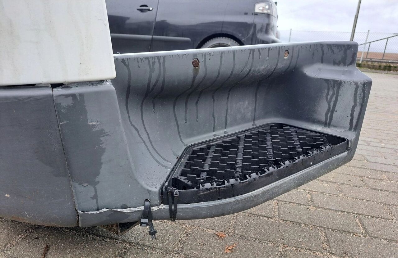 Volvo KOMPLETNY Z LAMPAMI BELKA STOPNIE FL EURO 5 Volvo - Para-choque para Camião: foto 5 Volvo KOMPLETNY Z LAMPAMI BELKA STOPNIE FL EURO 5 Volvo - Para-choque para Camião: foto 5