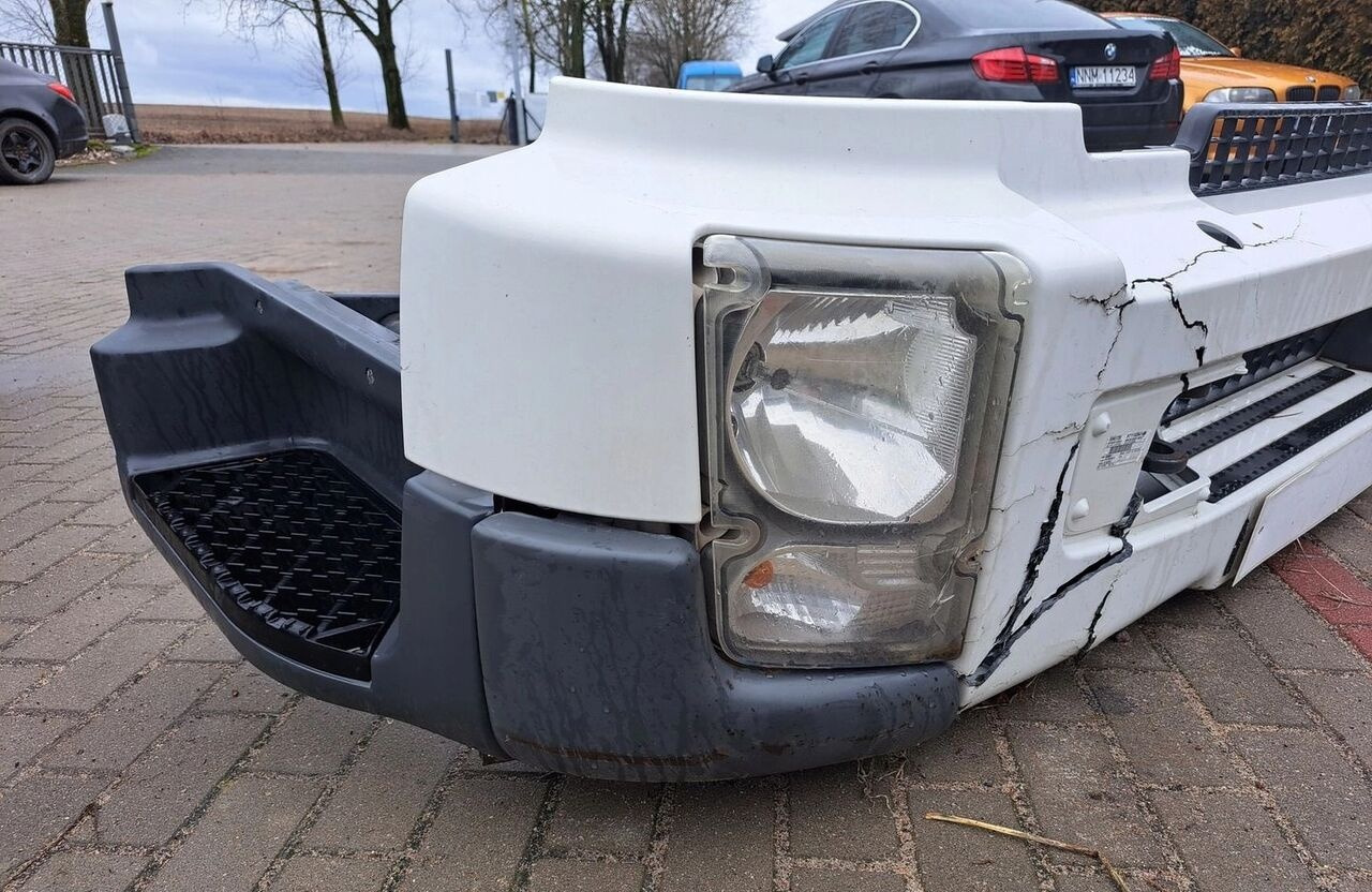 Volvo KOMPLETNY Z LAMPAMI BELKA STOPNIE FL EURO 5 Volvo - Para-choque para Camião: foto 2 Volvo KOMPLETNY Z LAMPAMI BELKA STOPNIE FL EURO 5 Volvo - Para-choque para Camião: foto 2