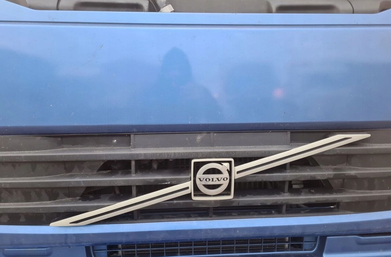 Volvo MASKA PRZEDNIA PRZÓD ATRAPA GRILL ORYGINAŁ Volvo FE - Capô para Camião: foto 2 Volvo MASKA PRZEDNIA PRZÓD ATRAPA GRILL ORYGINAŁ Volvo FE - Capô para Camião: foto 2