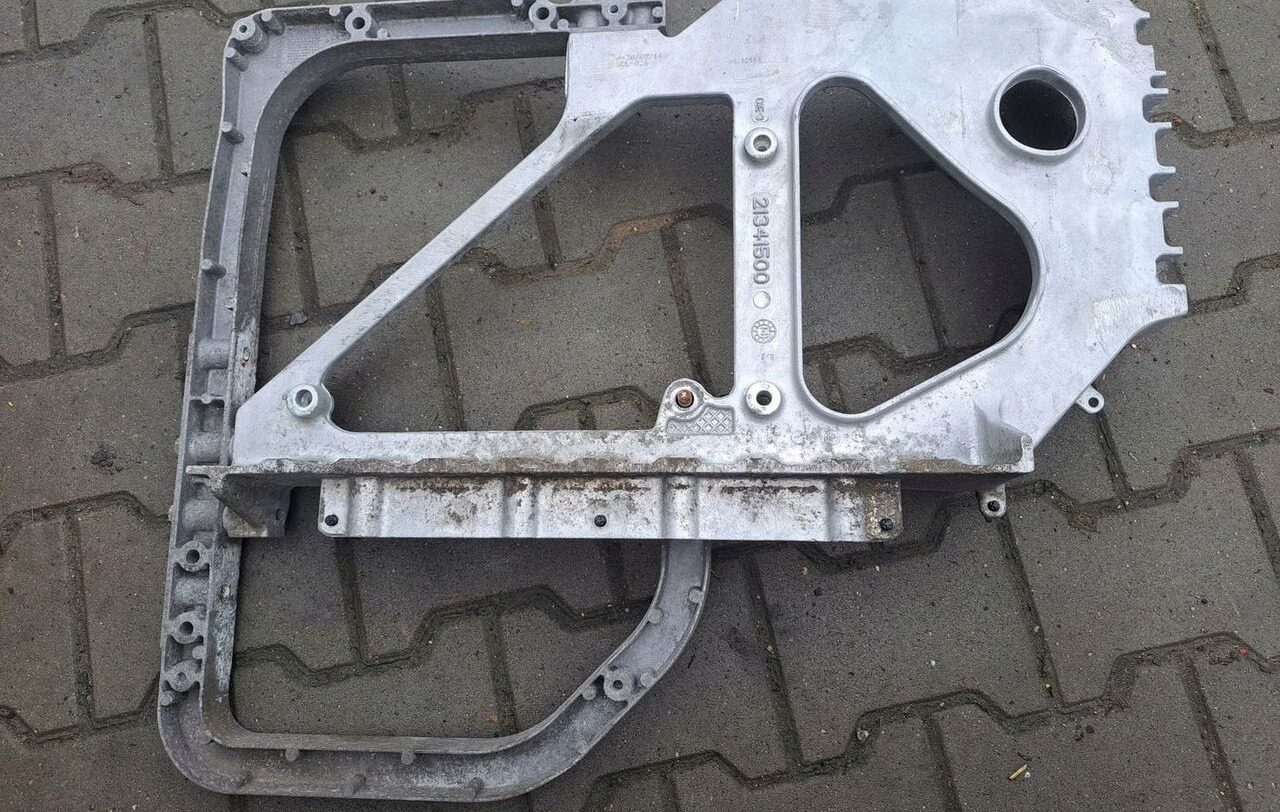 Volvo MOCOWANIE WSPORNIK BŁOTNIKA SKRZYNKI AKUMULATORÓW FH 4 REN - Para-lama para Camião: foto 1 Volvo MOCOWANIE WSPORNIK BŁOTNIKA SKRZYNKI AKUMULATORÓW FH 4 REN - Para-lama para Camião: foto 1