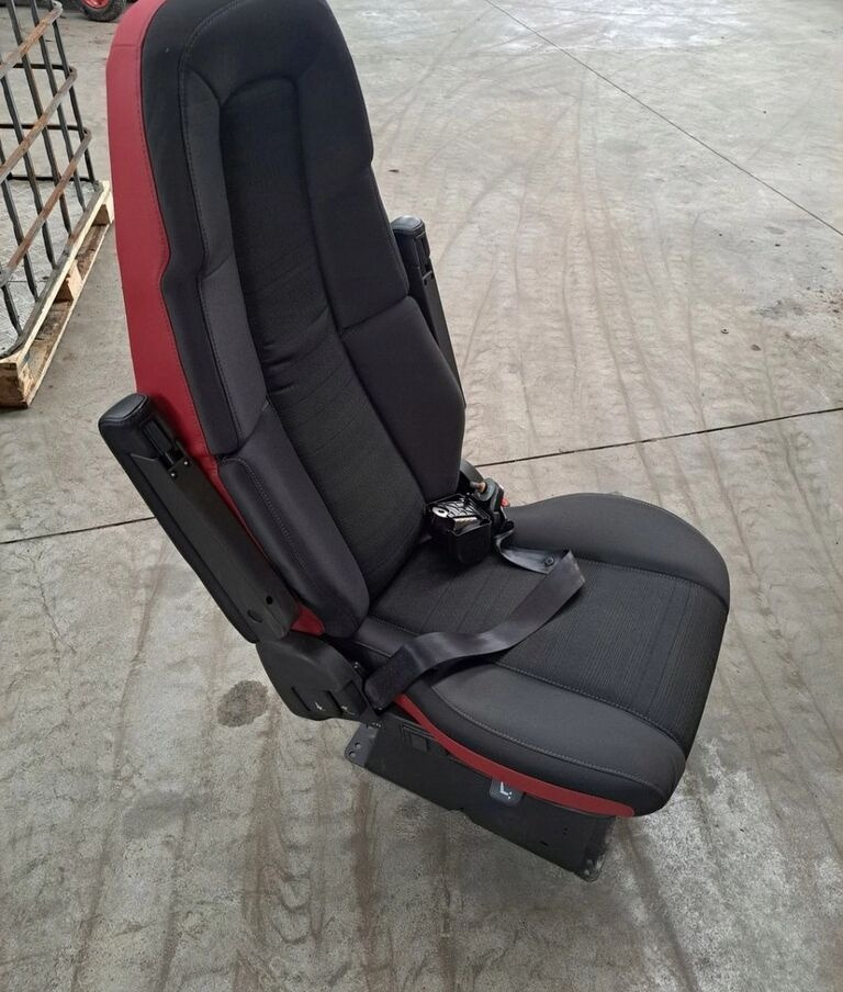 Volvo OBROTOWY PASAŻERA PRAWY FH 4 FM 4 - Banco para Camião: foto 3 Volvo OBROTOWY PASAŻERA PRAWY FH 4 FM 4 - Banco para Camião: foto 3