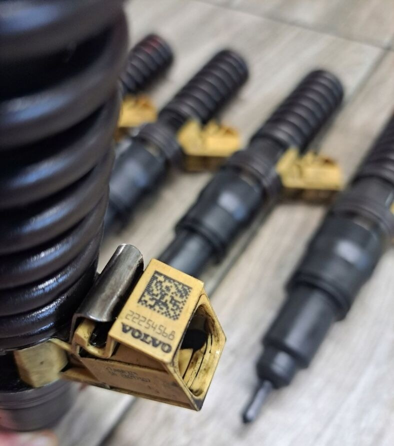 Volvo POMPOWTRYSKIWACZE VOLVO FH 4 FM 4 D13K 460 EURO 6 22254568 - Injector para Camião: foto 2 Volvo POMPOWTRYSKIWACZE VOLVO FH 4 FM 4 D13K 460 EURO 6 22254568 - Injector para Camião: foto 2