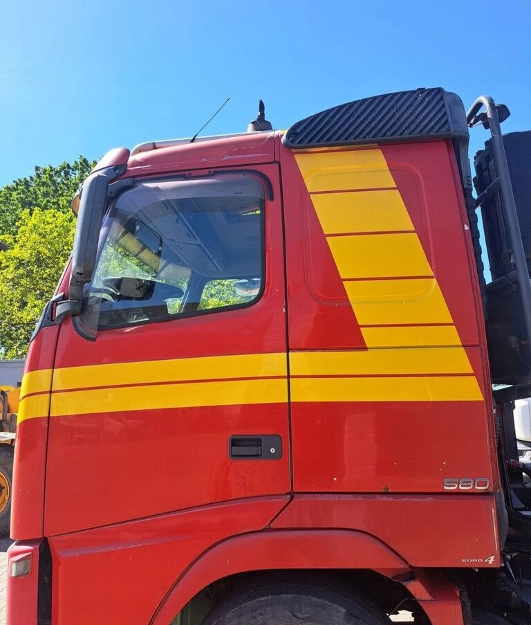 Volvo SPRZEDAM KABINĘ FH 16 EURO 5 NISKA. Volvo - Cabine para Camião: foto 4 Volvo SPRZEDAM KABINĘ FH 16 EURO 5 NISKA. Volvo - Cabine para Camião: foto 4