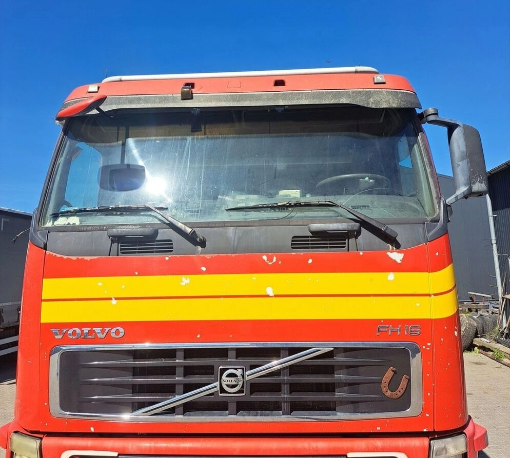 Volvo SPRZEDAM KABINĘ FH 16 EURO 5 NISKA. Volvo - Cabine para Camião: foto 3 Volvo SPRZEDAM KABINĘ FH 16 EURO 5 NISKA. Volvo - Cabine para Camião: foto 3