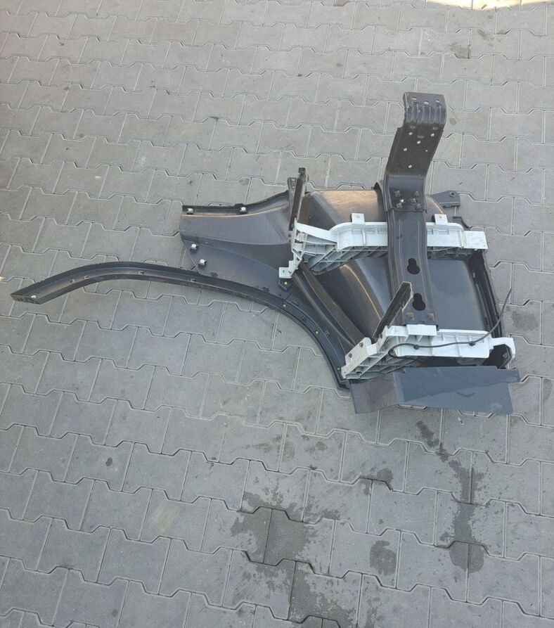 Volvo STOPIEŃ STOPNICA LEWA STELAŻ ORYGINAŁ VOLVO FH 4 82819482 - Estribo para Camião: foto 3 Volvo STOPIEŃ STOPNICA LEWA STELAŻ ORYGINAŁ VOLVO FH 4 82819482 - Estribo para Camião: foto 3