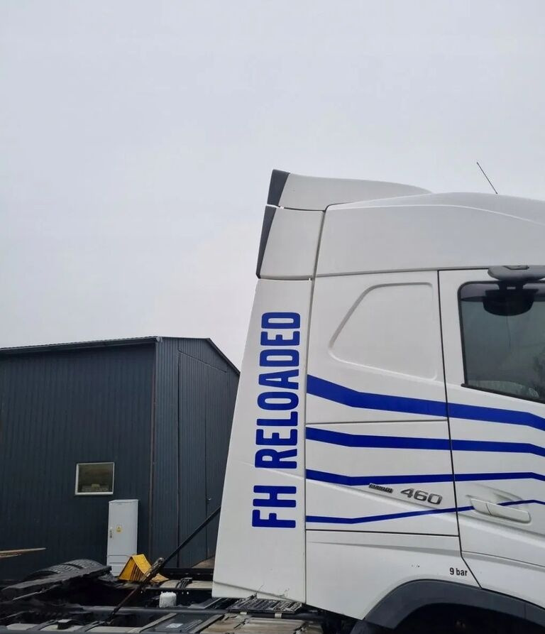 Volvo Y OWIEWKI KABINY KOMPLET FH 4 5 EURO 6 LIFT GLOBETROTTER Volvo VOLVO FH 4 5 EURO 6 LIFT GLOBETROTTER - Aerodinâmica/ Aerofólio para Camião: foto 4 Volvo Y OWIEWKI KABINY KOMPLET FH 4 5 EURO 6 LIFT GLOBETROTTER Volvo VOLVO FH 4 5 EURO 6 LIFT GLOBETROTTER - Aerodinâmica/ Aerofólio para Camião: foto 4