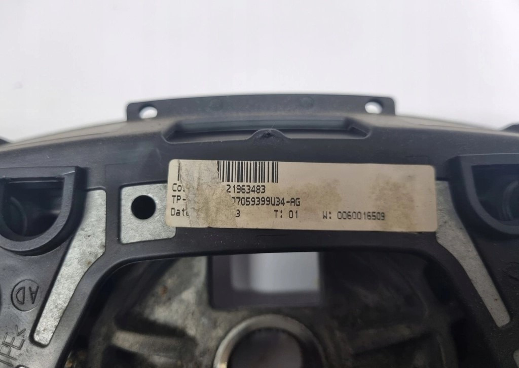 WIELOFUNKCYJNA VOLVO FH 4 FM 4 FMX - Volante de direção: foto 2 WIELOFUNKCYJNA VOLVO FH 4 FM 4 FMX - Volante de direção: foto 2