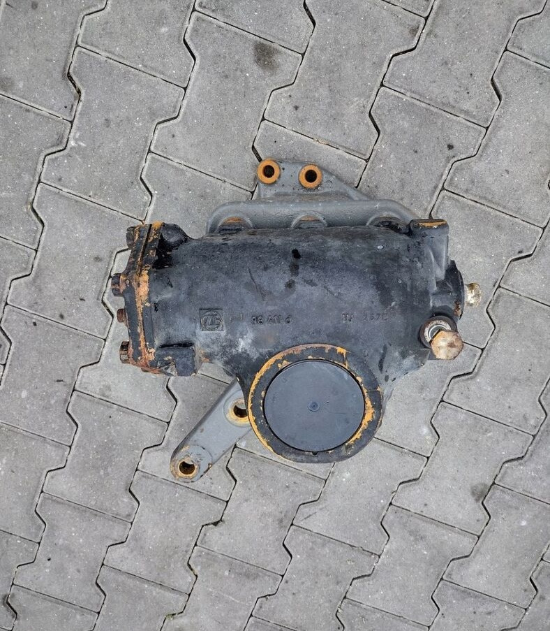 ZF KOLUMNA KIEROWNICZA OSI SKRĘTNEJ VOLVO FH FM 6X2 - Caixa de direção para Camião: foto 4 ZF KOLUMNA KIEROWNICZA OSI SKRĘTNEJ VOLVO FH FM 6X2 - Caixa de direção para Camião: foto 4