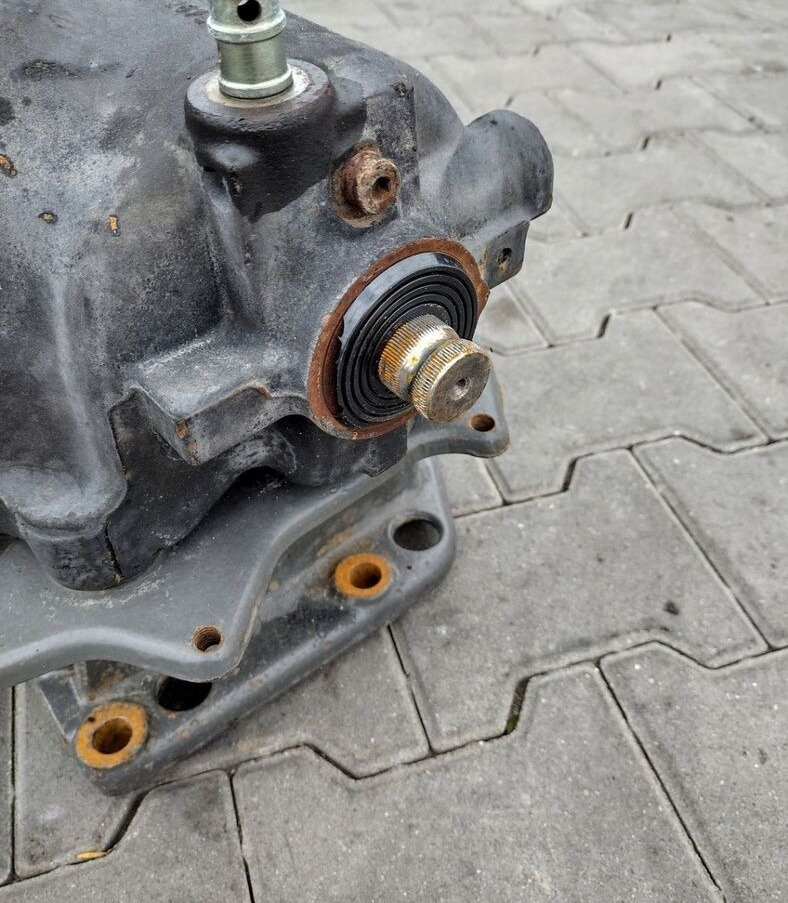 ZF KOLUMNA KIEROWNICZA OSI SKRĘTNEJ VOLVO FH FM 6X2 - Caixa de direção para Camião: foto 3 ZF KOLUMNA KIEROWNICZA OSI SKRĘTNEJ VOLVO FH FM 6X2 - Caixa de direção para Camião: foto 3
