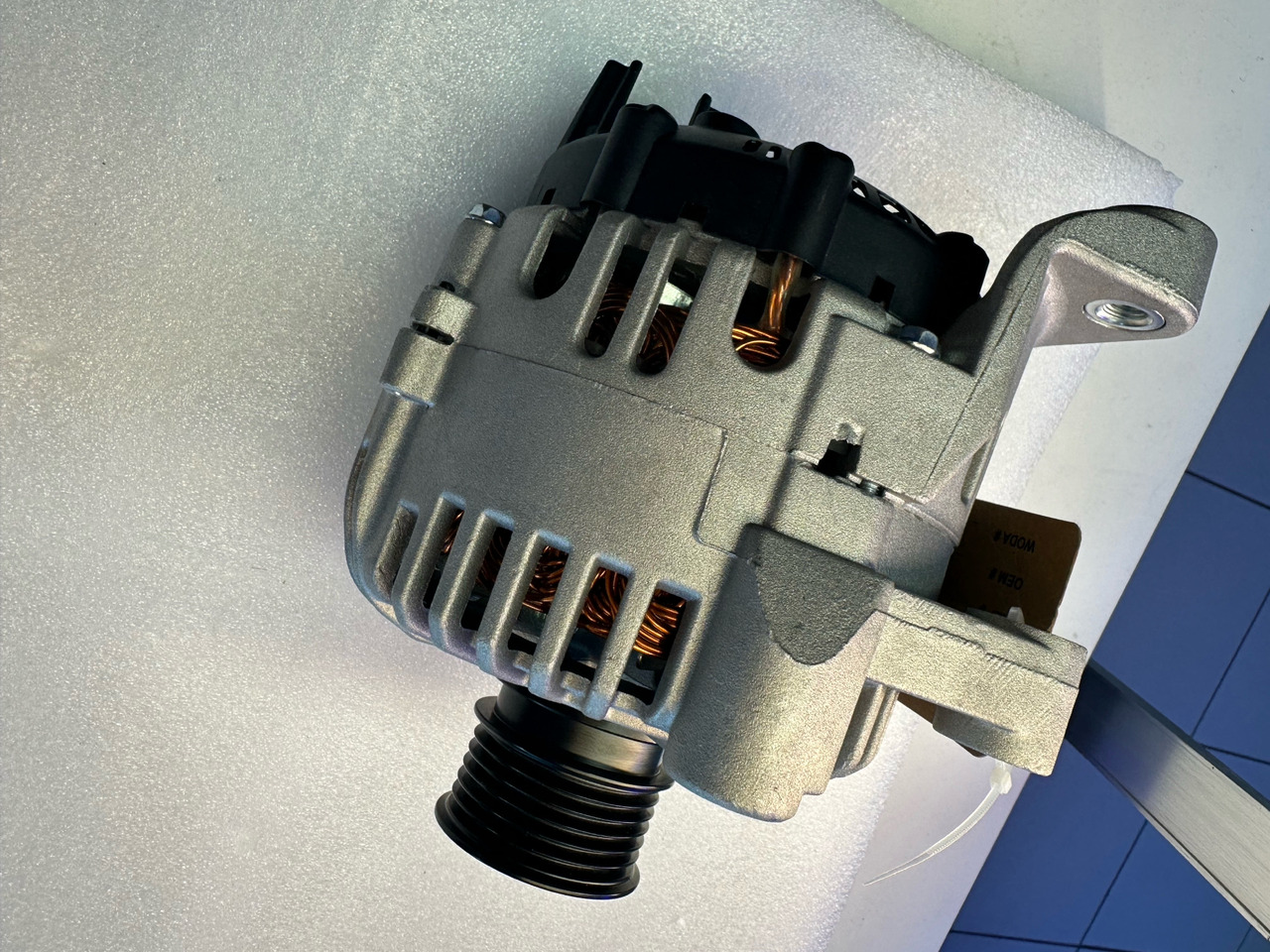 Woda BMW 325, 330, X5 - Alternador para Veículo comercial: foto 3 Woda BMW 325, 330, X5 - Alternador para Veículo comercial: foto 3