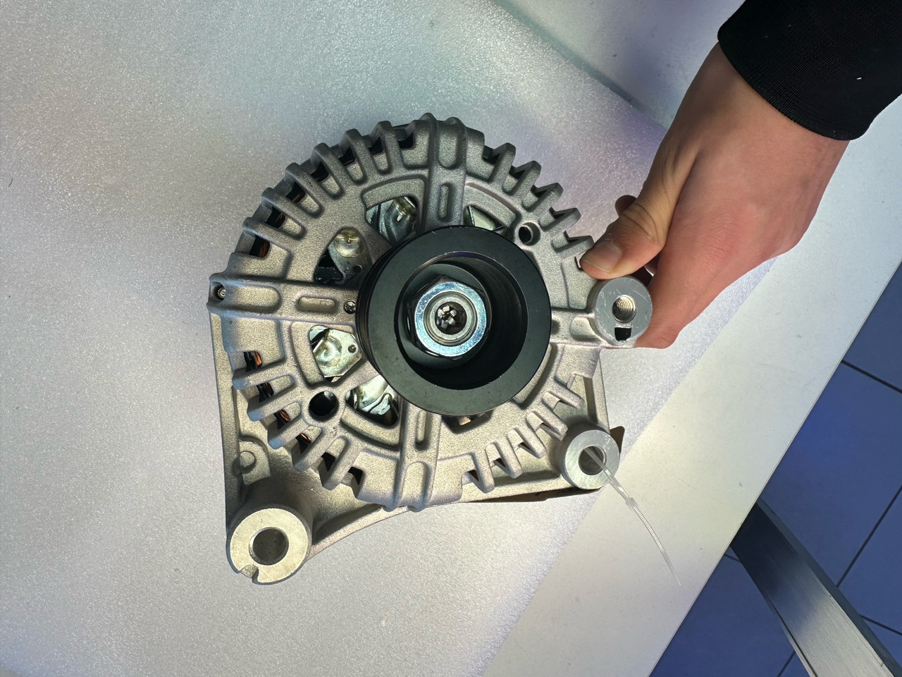 Woda BMW 325, 330, X5 - Alternador para Veículo comercial: foto 2 Woda BMW 325, 330, X5 - Alternador para Veículo comercial: foto 2