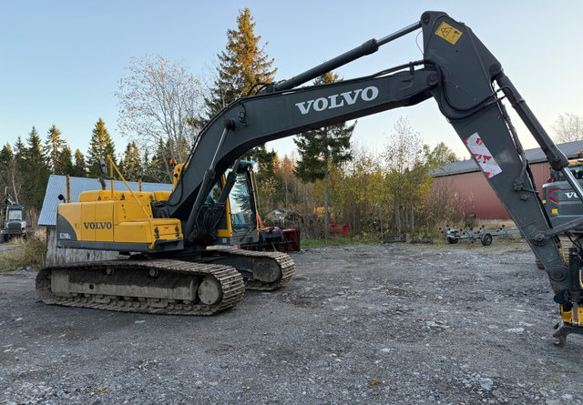 VolvoEC210 BLC - Escavadora de rastos: foto 3 VolvoEC210 BLC - Escavadora de rastos: foto 3