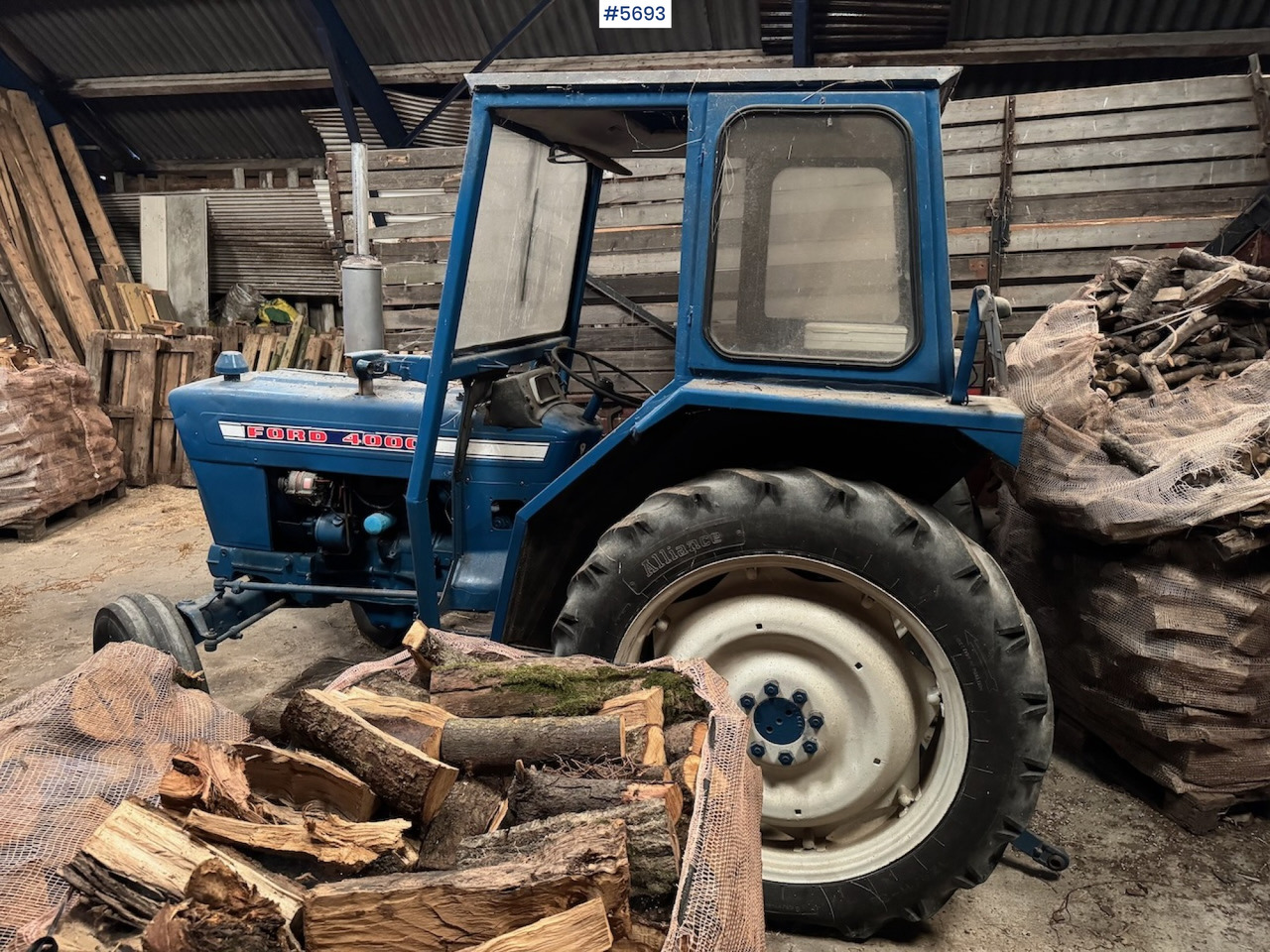 1975 Ford 4000 - Trator: foto 2 1975 Ford 4000 - Trator: foto 2