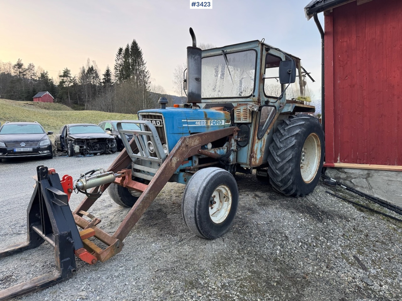 1981 Ford 4600 w/front loader, bucket and pallet fork. - Trator: foto 1 1981 Ford 4600 w/front loader, bucket and pallet fork. - Trator: foto 1