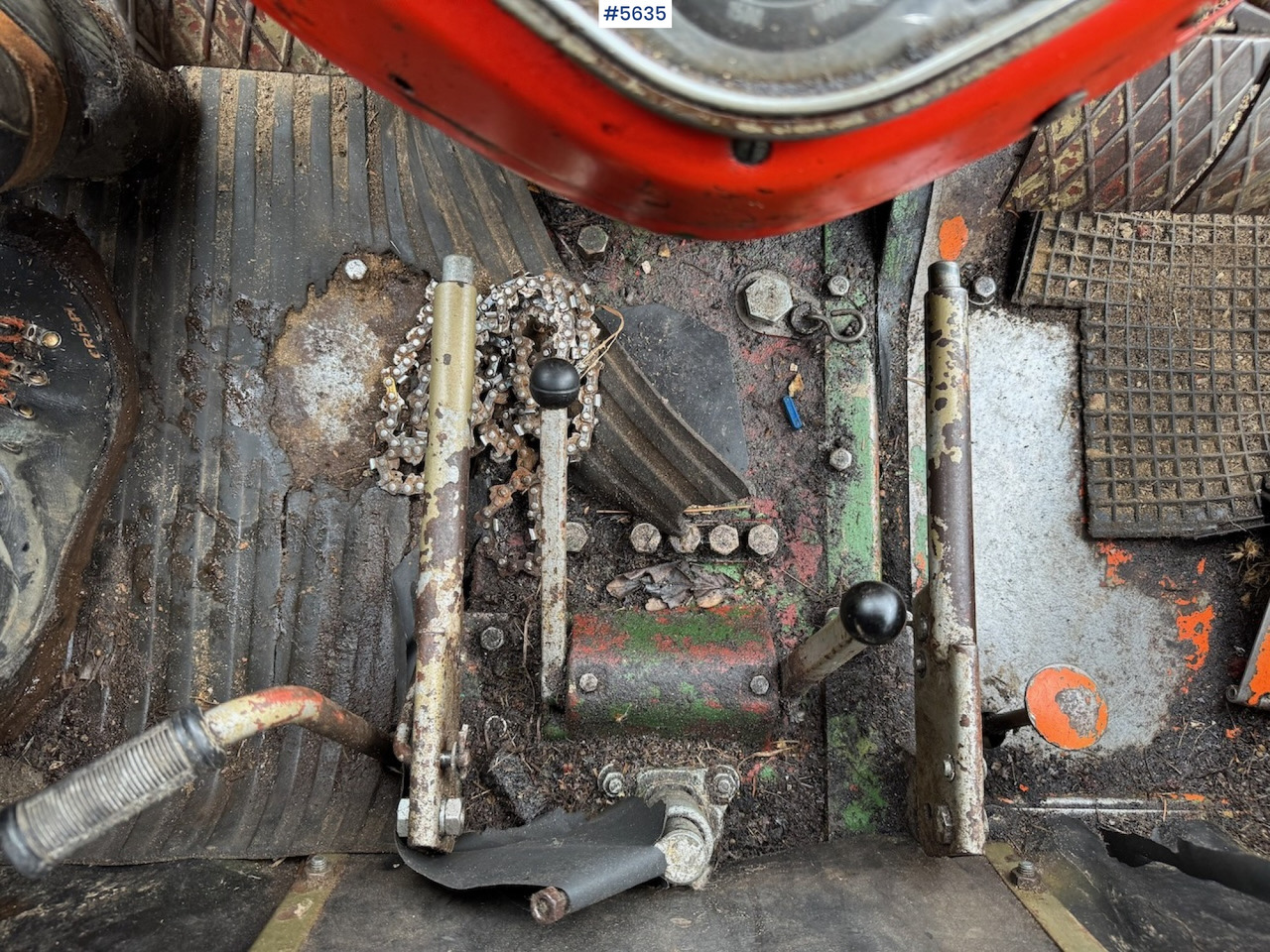Trator 1981 Zetor 5945 forest-equipped: foto 10