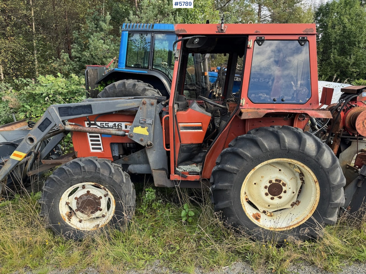 1986 Fiat 55-46 DT w/ front loader. - Trator: foto 1 1986 Fiat 55-46 DT w/ front loader. - Trator: foto 1