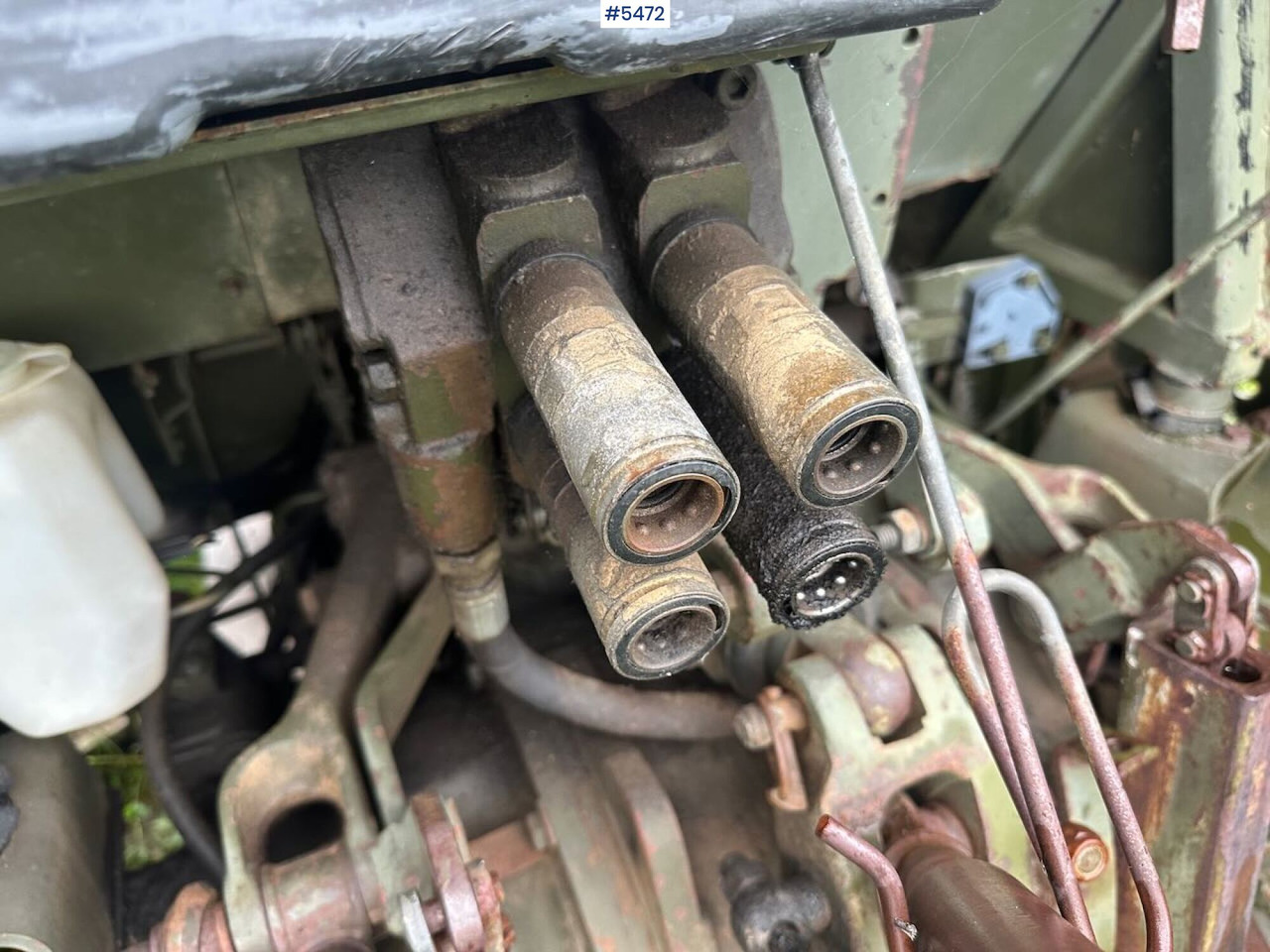 Trator 1988 Massey-Ferguson 375 tractor w/ front loader, earthmoving bucket and snow bucket.: foto 14