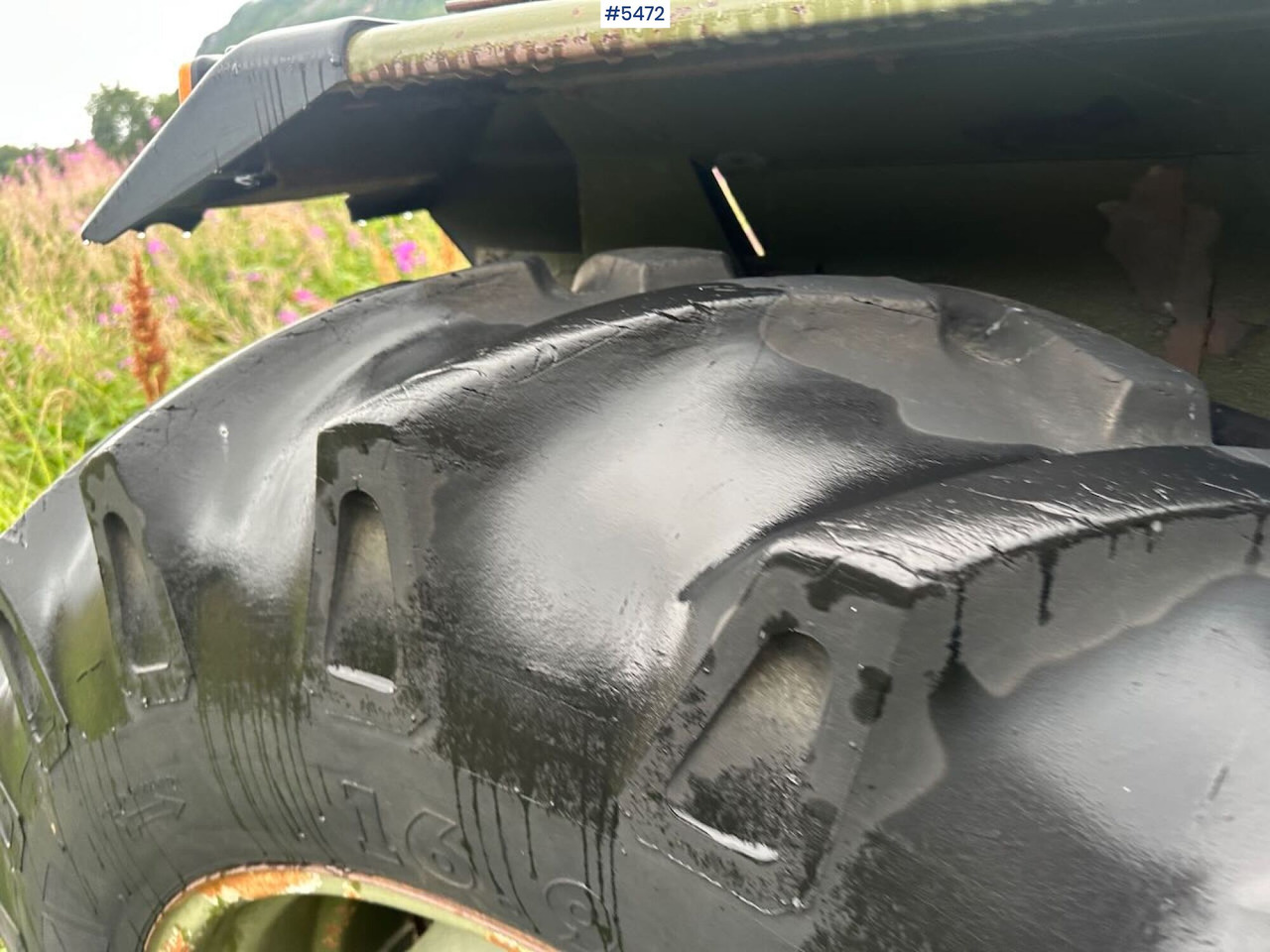 Trator 1988 Massey-Ferguson 375 tractor w/ front loader, earthmoving bucket and snow bucket.: foto 18