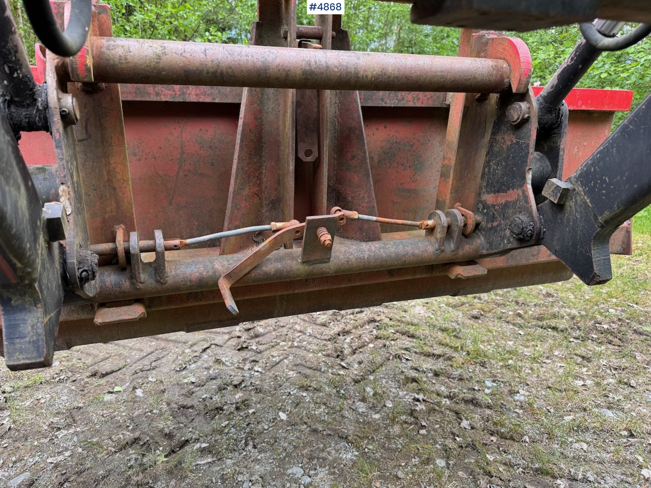 1988 Massey Ferguson 375 w/front loader - Trator: foto 5 1988 Massey Ferguson 375 w/front loader - Trator: foto 5