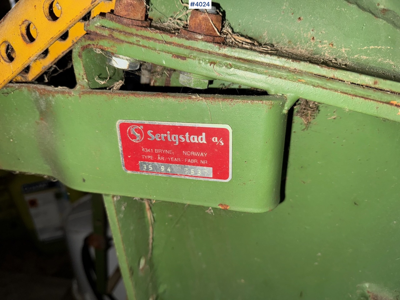 Máquina para produção de feno 1994 Serigstad 35 harvester with tractor part: foto 10