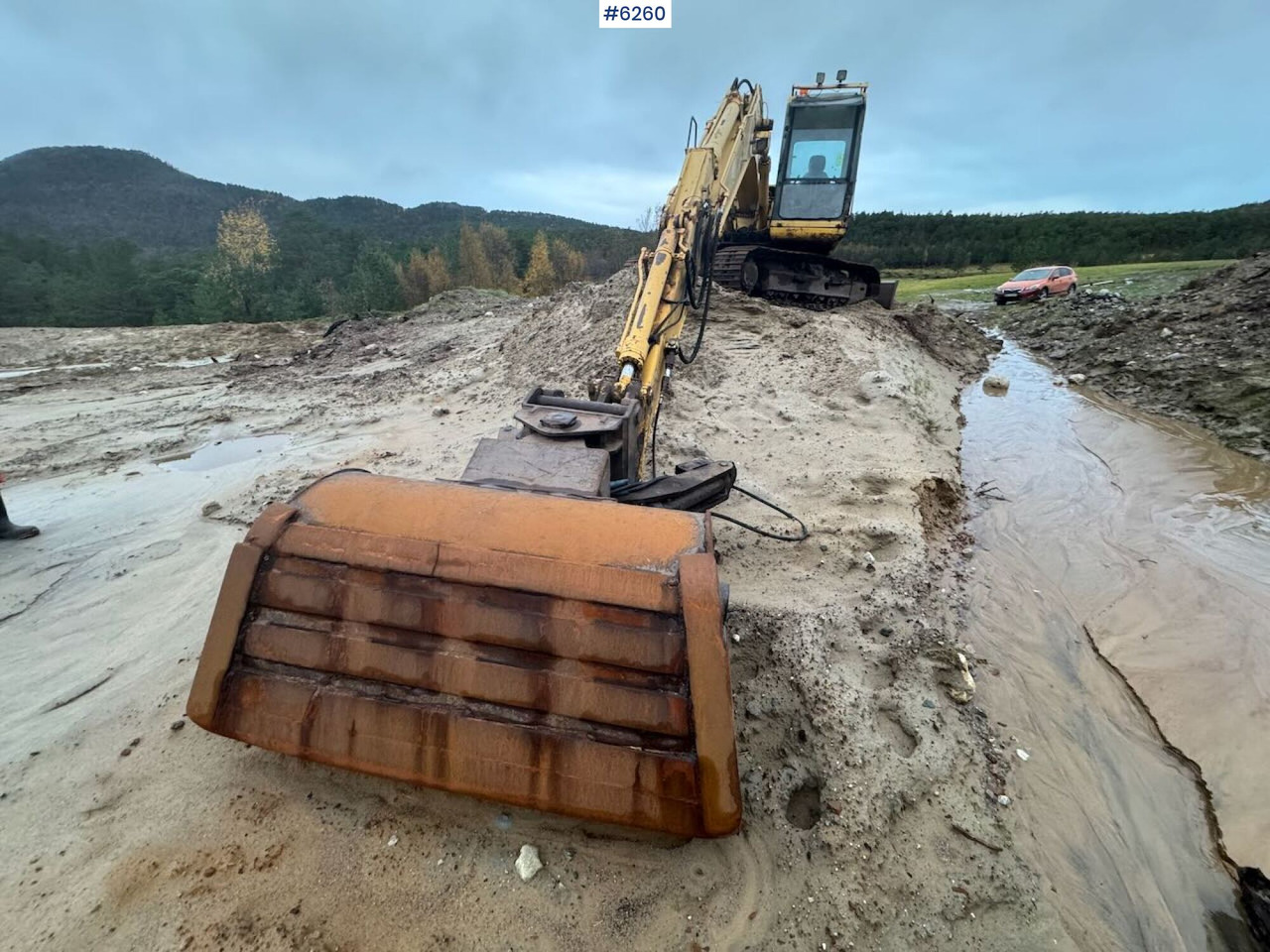 1998 Komatsu PC130-6K with Grading Bucket and Digging Bucket! - Escavadeira: foto 4 1998 Komatsu PC130-6K with Grading Bucket and Digging Bucket! - Escavadeira: foto 4