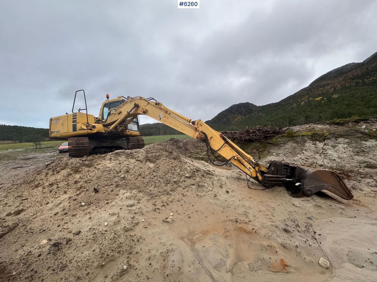 Escavadeira 1998 Komatsu PC130-6K with Grading Bucket and Digging Bucket!: foto 6 Escavadeira 1998 Komatsu PC130-6K with Grading Bucket and Digging Bucket!: foto 6