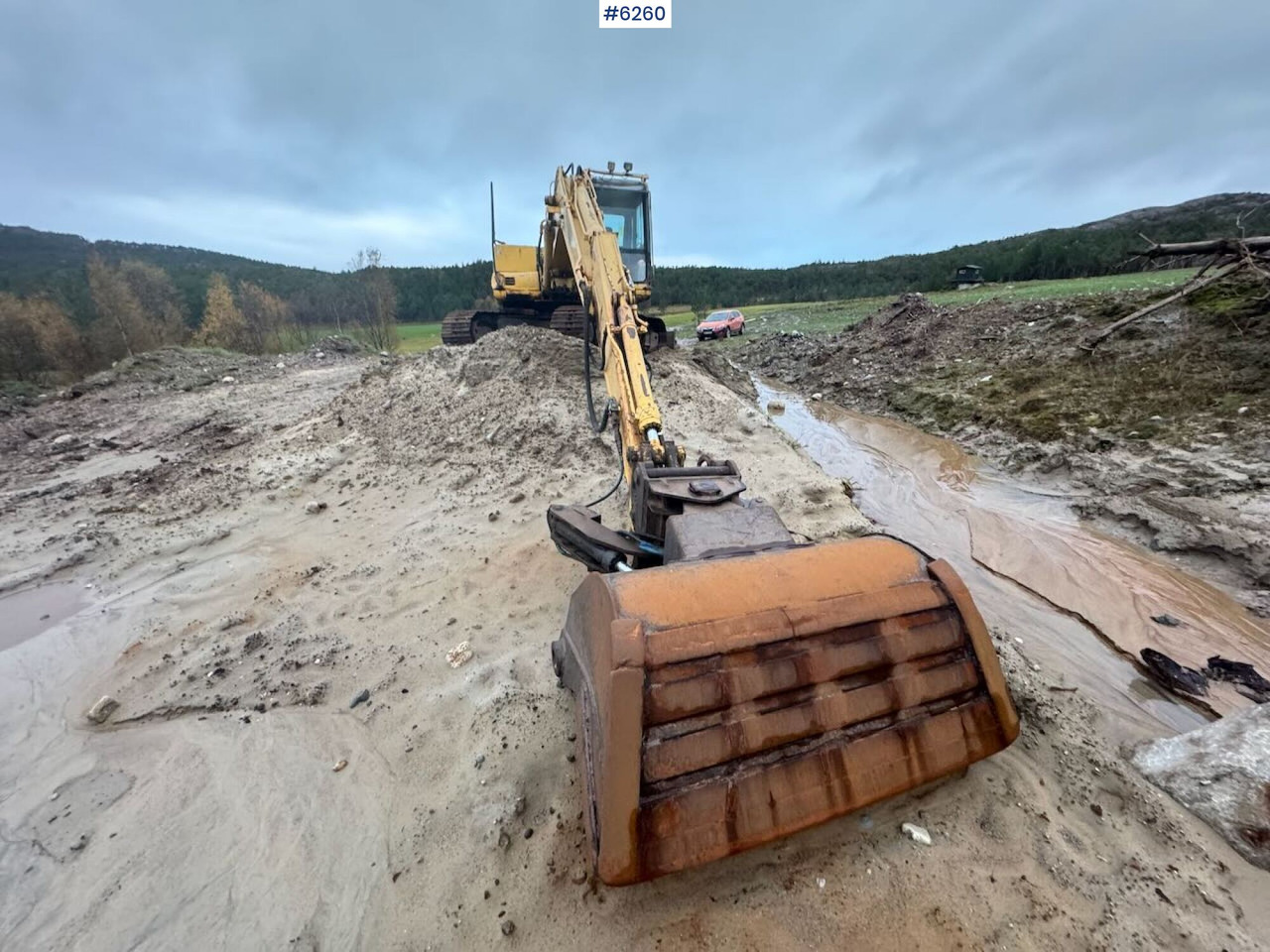 1998 Komatsu PC130-6K with Grading Bucket and Digging Bucket! - Escavadeira: foto 5 1998 Komatsu PC130-6K with Grading Bucket and Digging Bucket! - Escavadeira: foto 5
