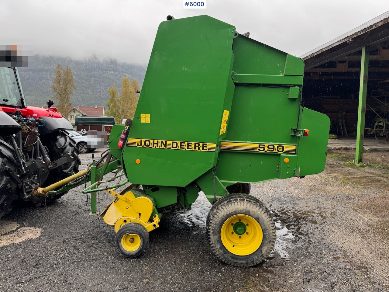 2000 John Deere 590 Round Baler. - Máquina para produção de feno: foto 2 2000 John Deere 590 Round Baler. - Máquina para produção de feno: foto 2