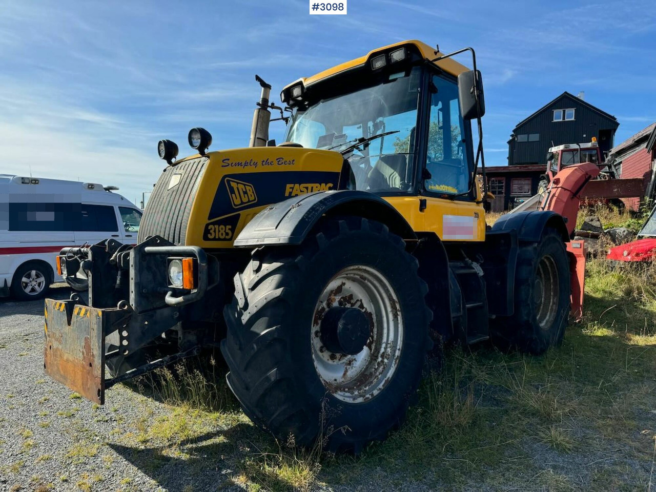 2001 JCB Fastrac 3185 4x4. The plow rigged and two sets of tires. - Trator: foto 1 2001 JCB Fastrac 3185 4x4. The plow rigged and two sets of tires. - Trator: foto 1