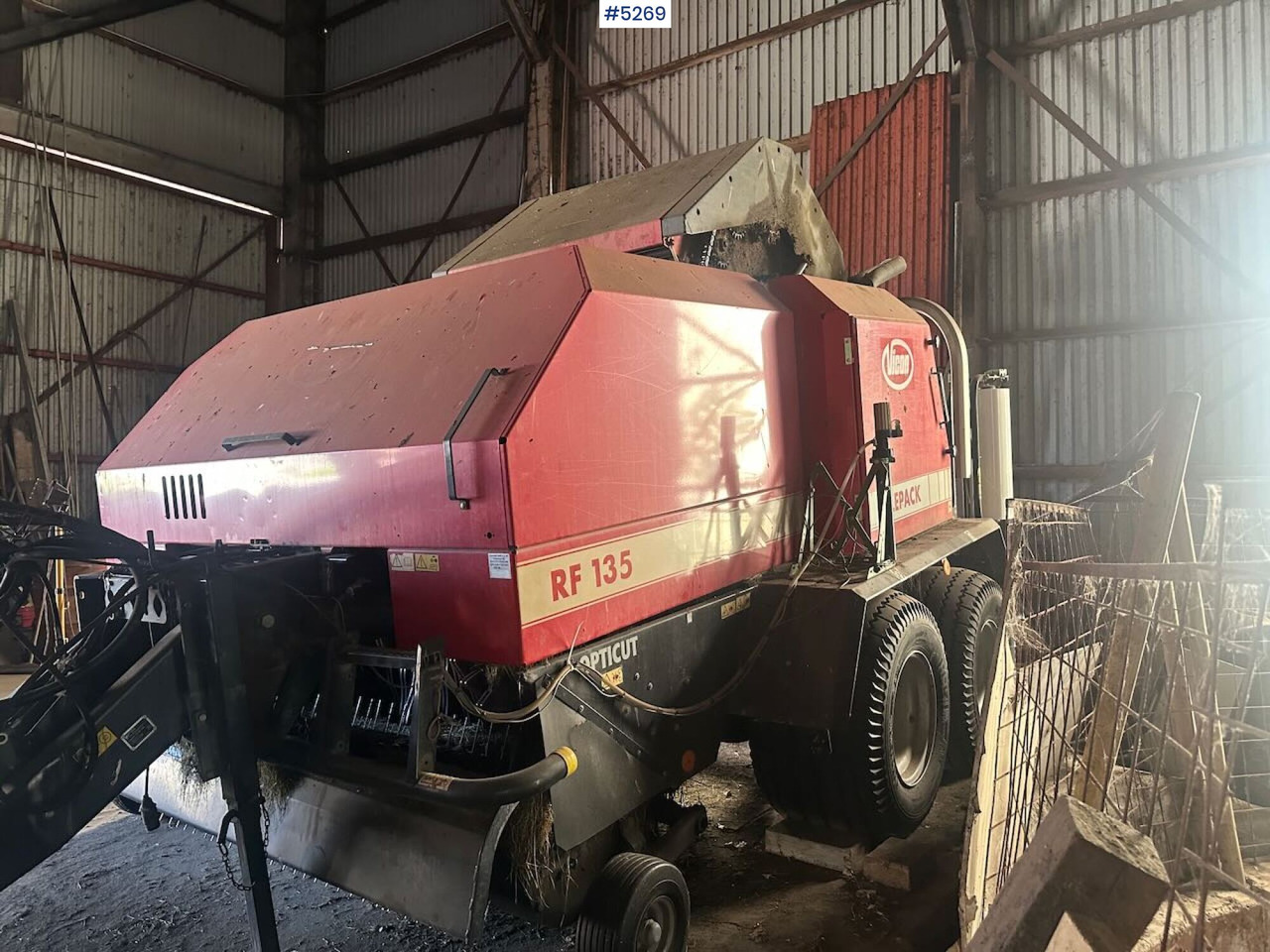 2003 Vicon RF 135 opticut round baler. - Máquina para produção de feno: foto 5 2003 Vicon RF 135 opticut round baler. - Máquina para produção de feno: foto 5