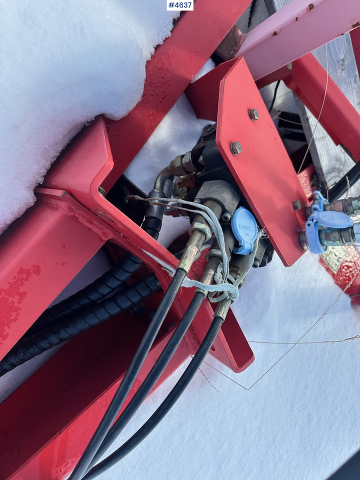 Máquina para produção de feno 2004 Taarup 7420 Round bale wrapper: foto 9 Máquina para produção de feno 2004 Taarup 7420 Round bale wrapper: foto 9