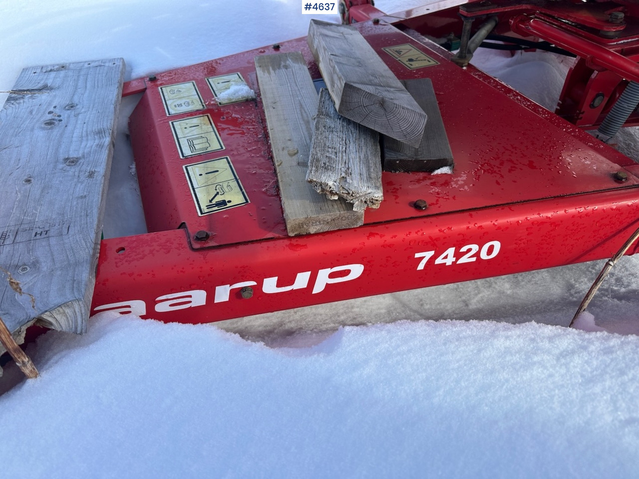 Máquina para produção de feno 2004 Taarup 7420 Round bale wrapper: foto 7 Máquina para produção de feno 2004 Taarup 7420 Round bale wrapper: foto 7