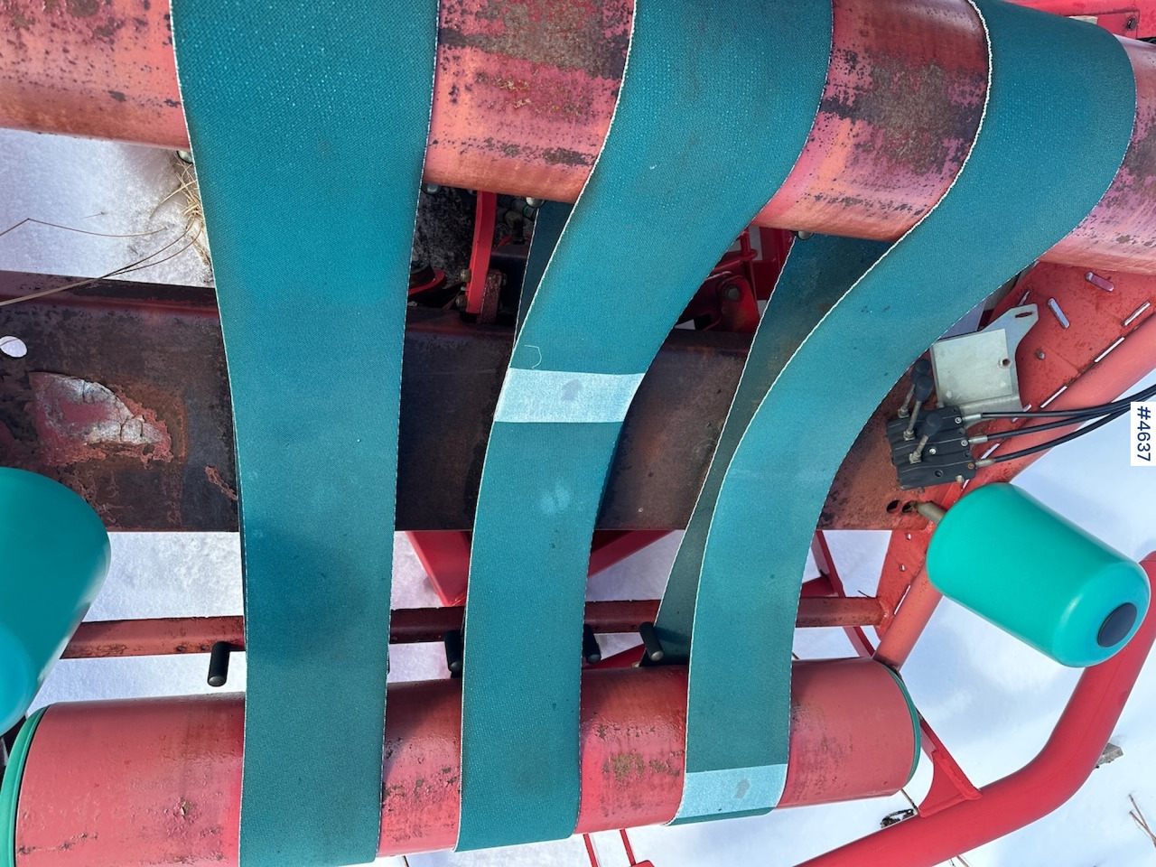 Máquina para produção de feno 2004 Taarup 7420 Round bale wrapper: foto 8 Máquina para produção de feno 2004 Taarup 7420 Round bale wrapper: foto 8