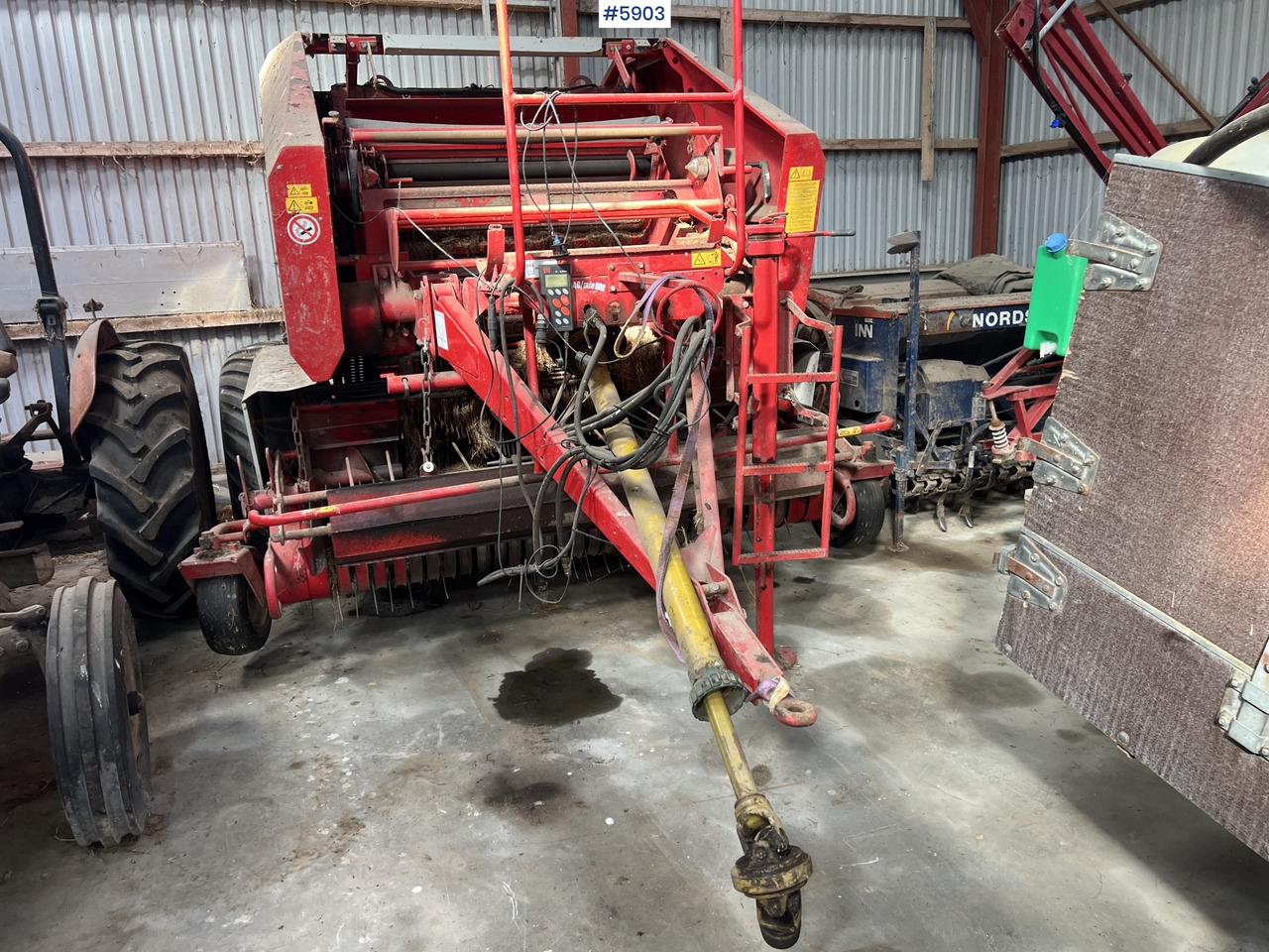 2005 Welger RP 235 press w/ net - Máquina para produção de feno: foto 1 2005 Welger RP 235 press w/ net - Máquina para produção de feno: foto 1