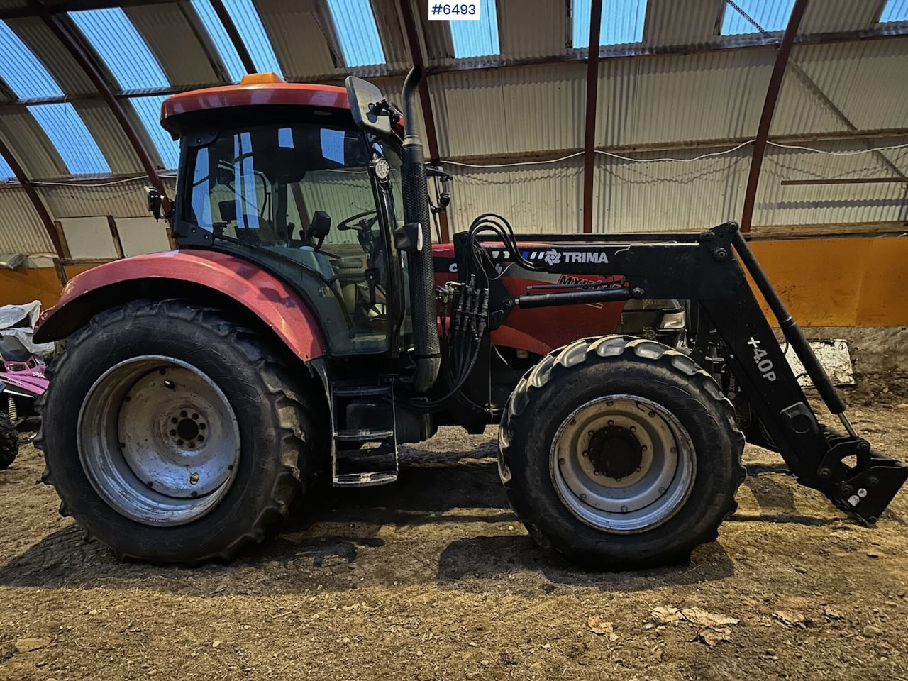 2007 CASE IH MXU 135 Pro 4x4 tractor w/ front loader. - Trator: foto 1 2007 CASE IH MXU 135 Pro 4x4 tractor w/ front loader. - Trator: foto 1