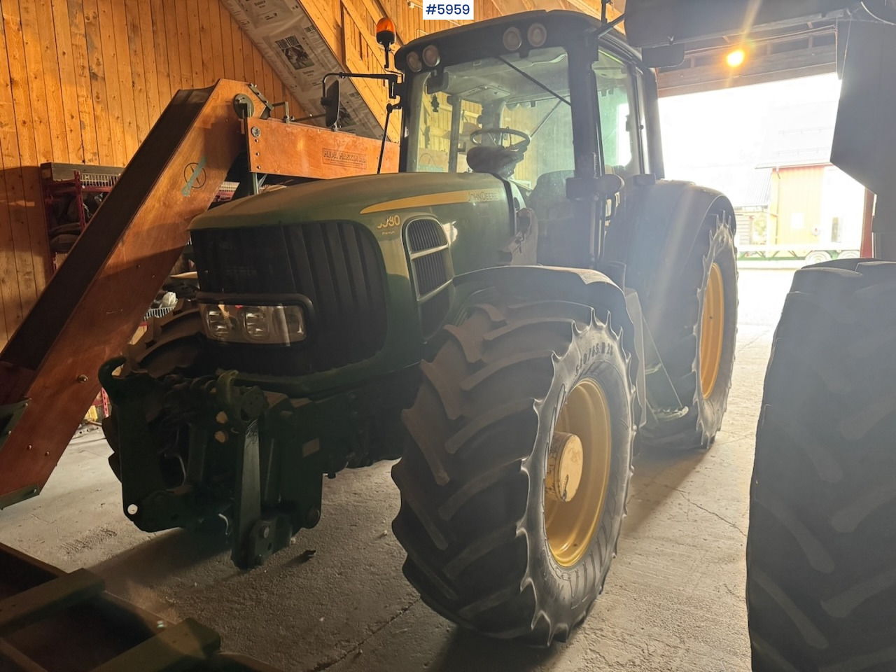 2007 John Deere 6930 w/ Front loader, hydraulics and Front PTO. Rep object. - Trator: foto 1 2007 John Deere 6930 w/ Front loader, hydraulics and Front PTO. Rep object. - Trator: foto 1