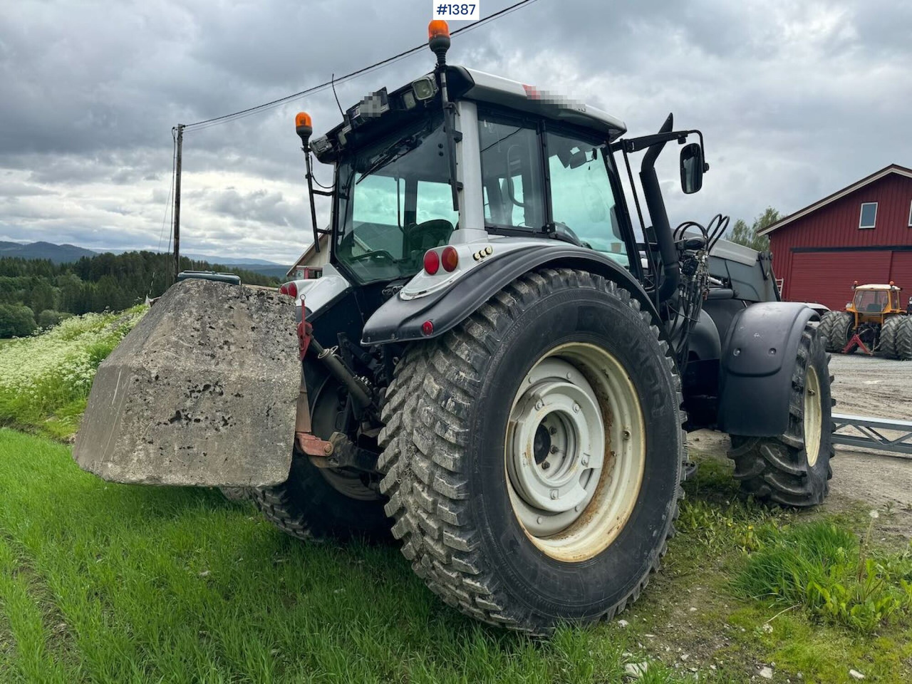 2007 Valtra T190 4x4 Tractor w/ bucket - Trator: foto 3 2007 Valtra T190 4x4 Tractor w/ bucket - Trator: foto 3