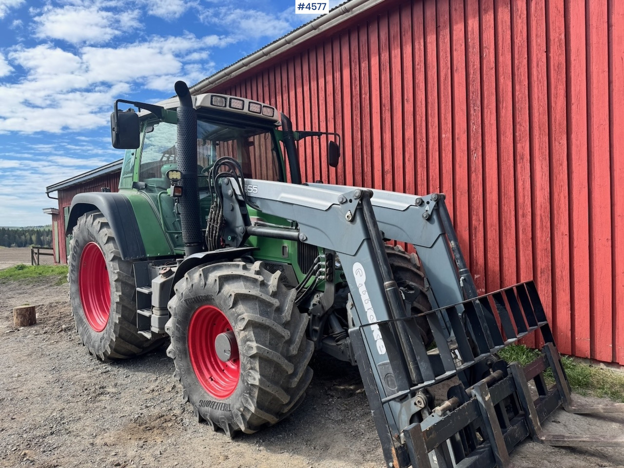 2009 Fendt 415 Vario 4x4 w/ Front hydraulics and Front loader. - Trator: foto 1 2009 Fendt 415 Vario 4x4 w/ Front hydraulics and Front loader. - Trator: foto 1